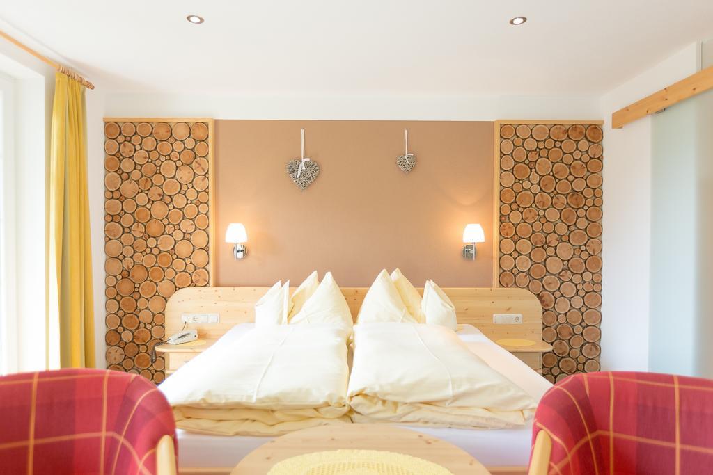 Hotel Garni Gruenmoos Sankt Jakob in Defereggen Room photo
