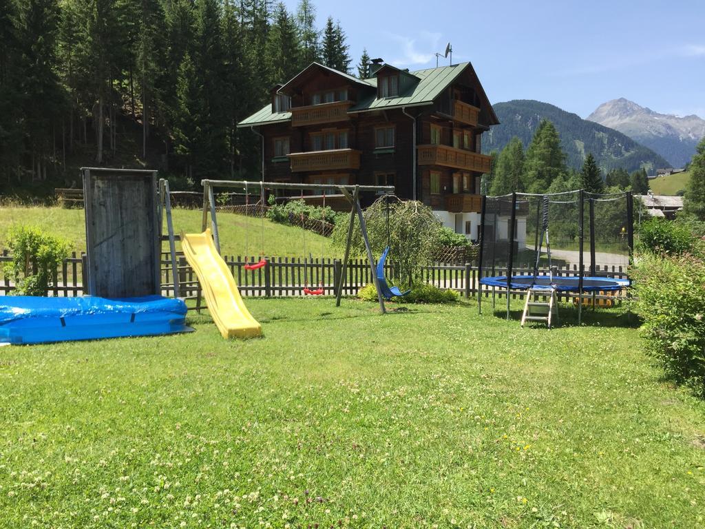 Hotel Garni Gruenmoos Sankt Jakob in Defereggen Exterior photo
