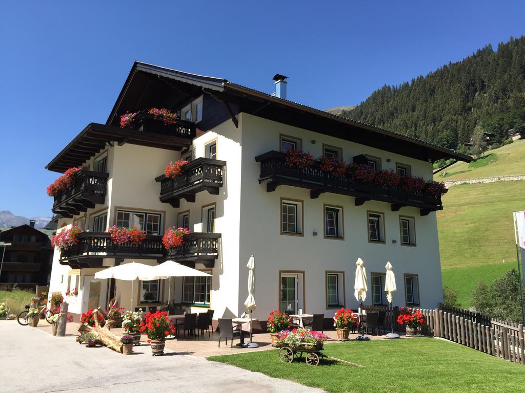 Hotel Garni Gruenmoos Sankt Jakob in Defereggen Exterior photo