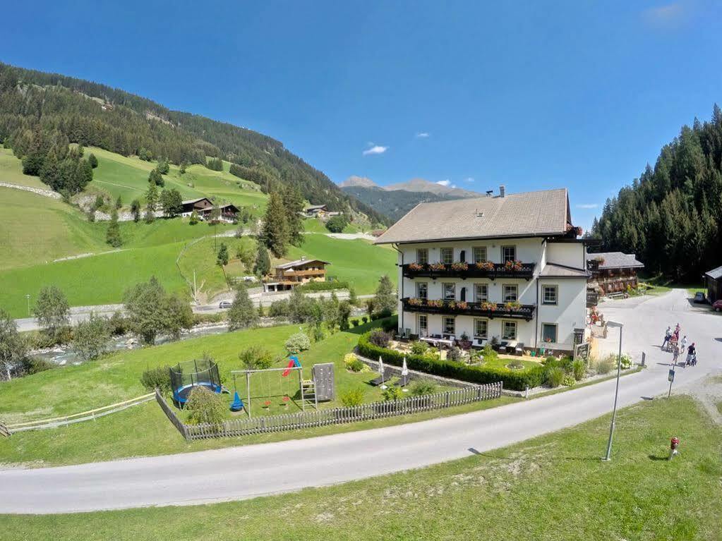 Hotel Garni Gruenmoos Sankt Jakob in Defereggen Exterior photo