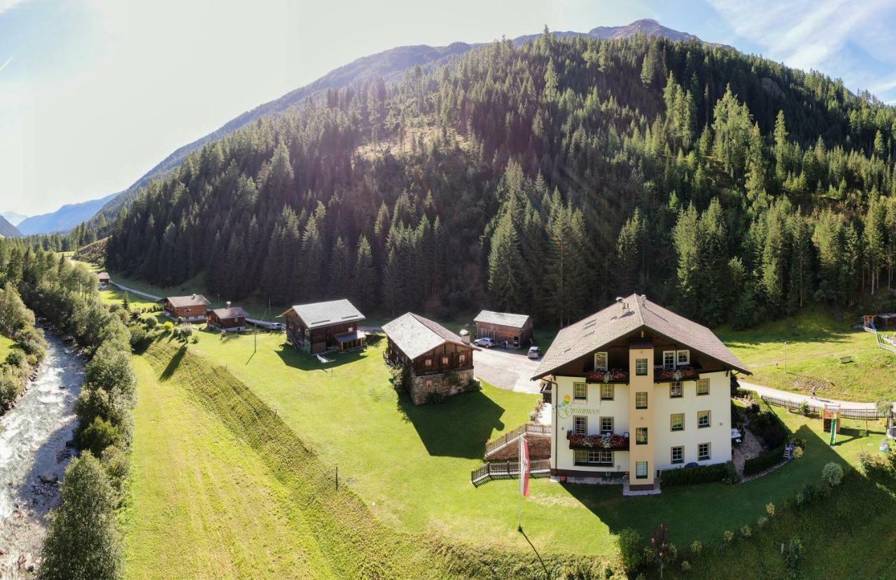 Hotel Garni Gruenmoos Sankt Jakob in Defereggen Exterior photo