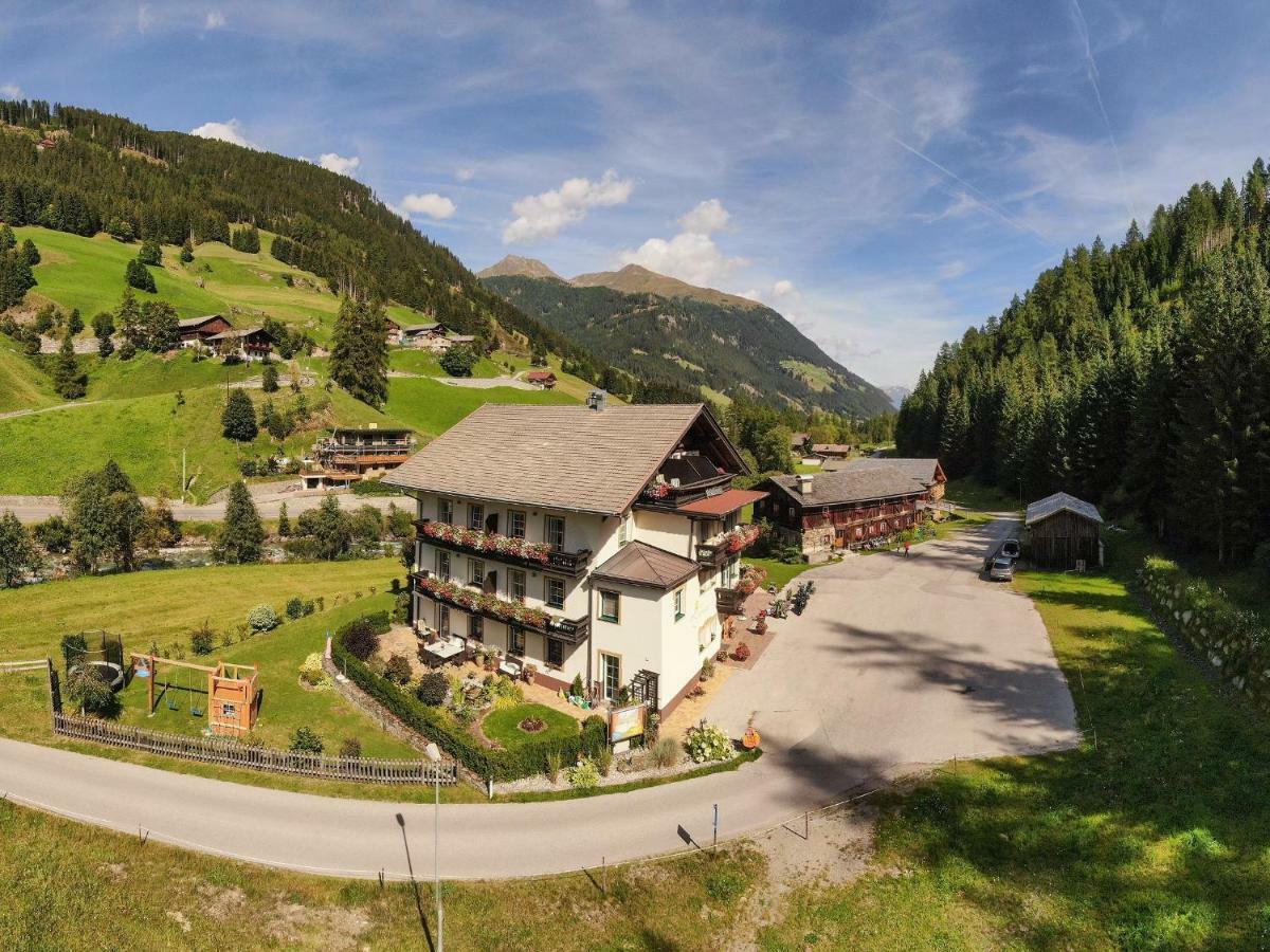 Hotel Garni Gruenmoos Sankt Jakob in Defereggen Exterior photo